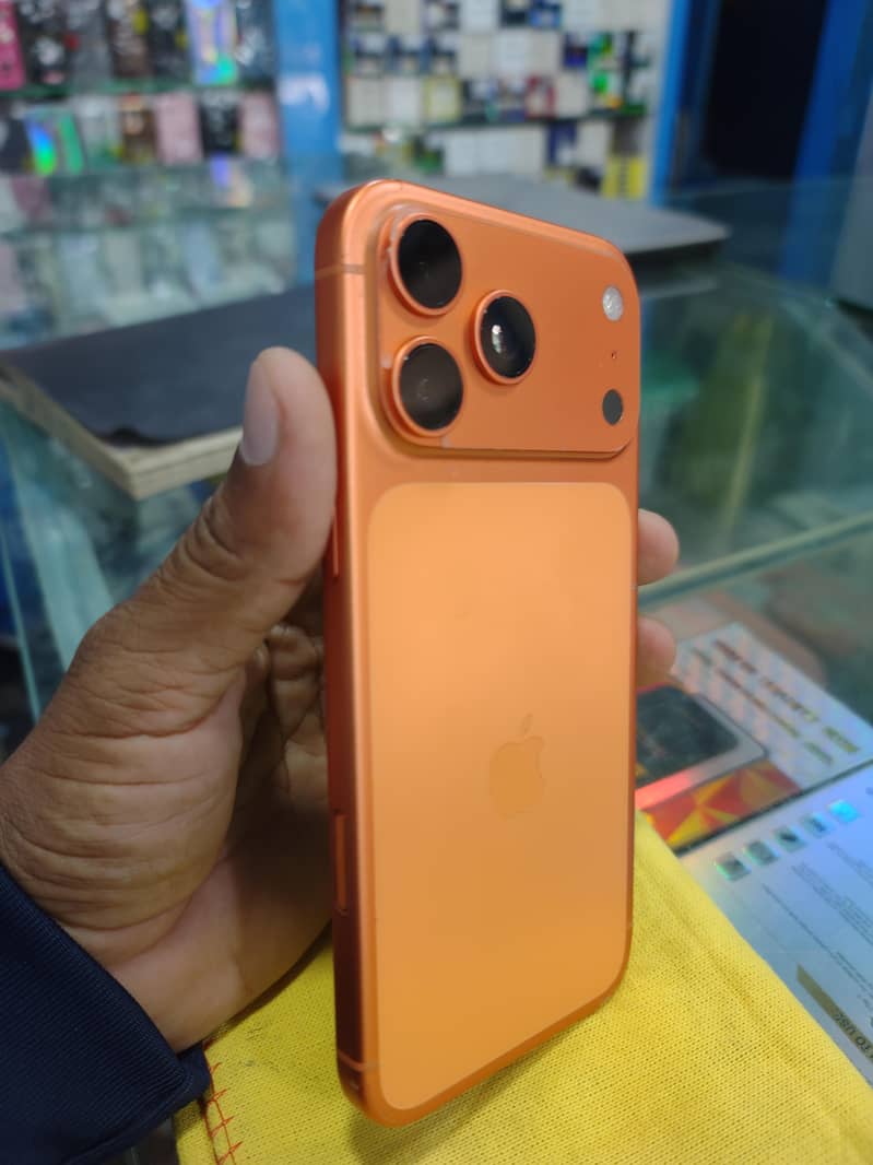 Apple iPhone 17 Pro Max 1