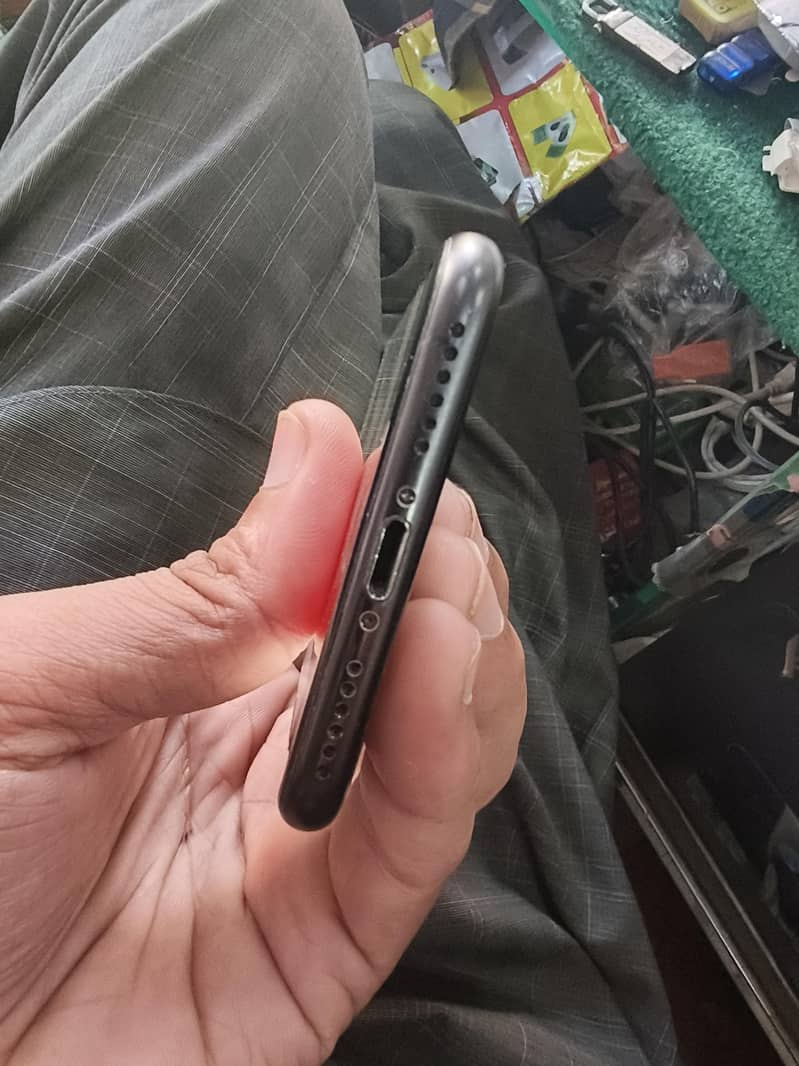 Apple iPhone 7 2