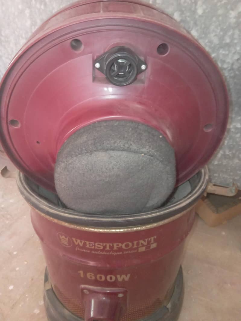 vacuum cleaner 1