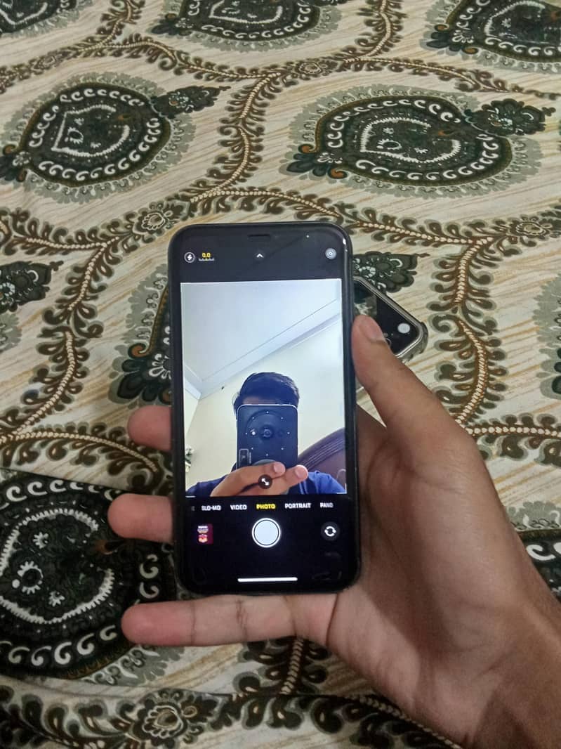 Apple iPhone 11 Sim glitch 7