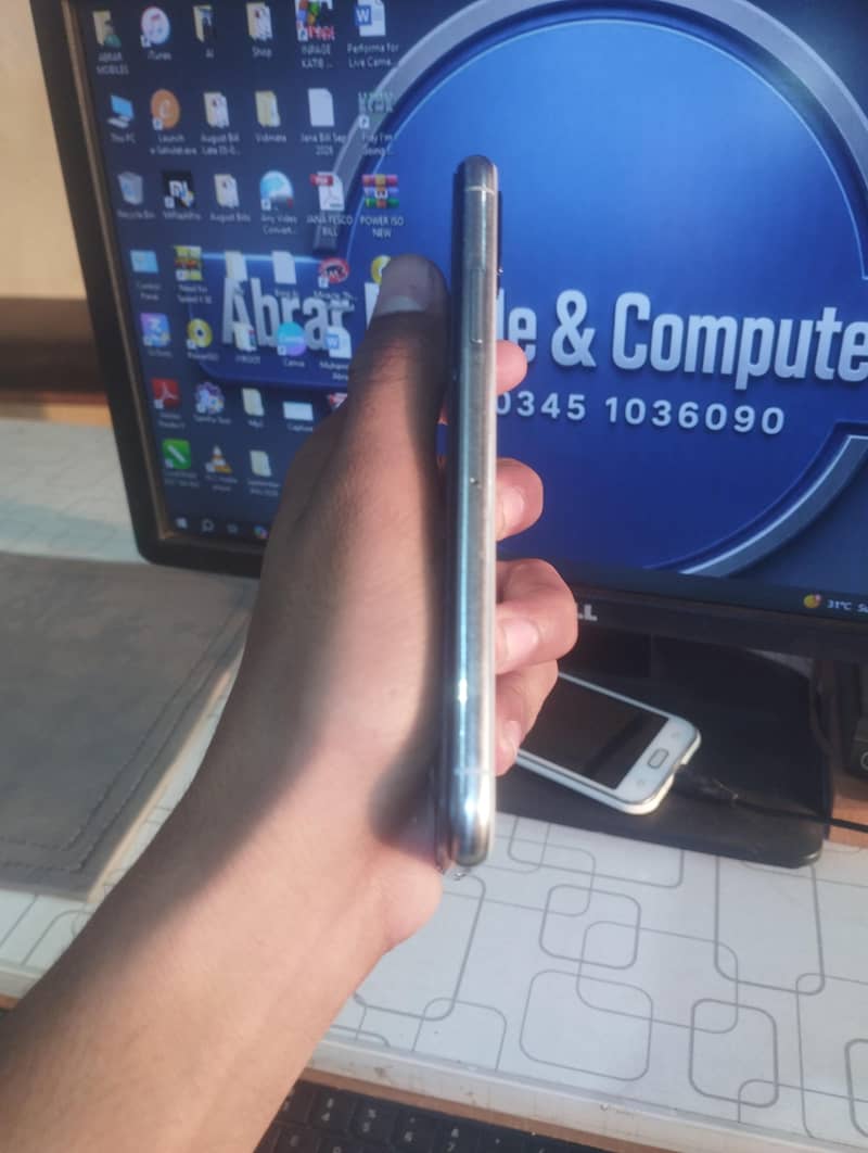 Apple iPhone X 2