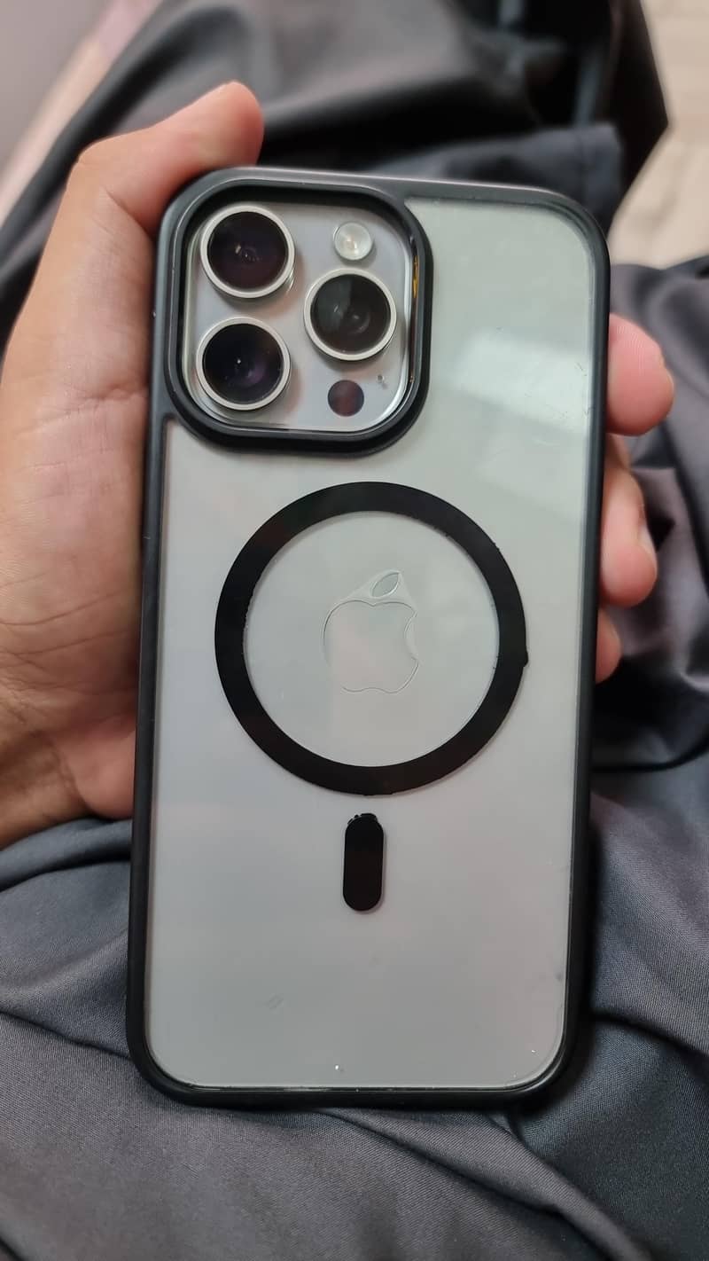 Apple iPhone 15 Pro Max 0