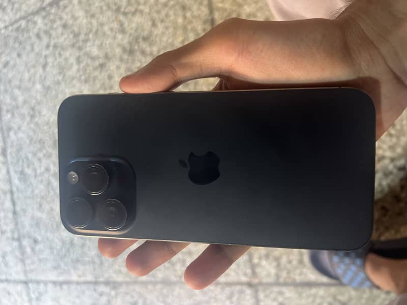 Apple iPhone 15 Pro Max 0