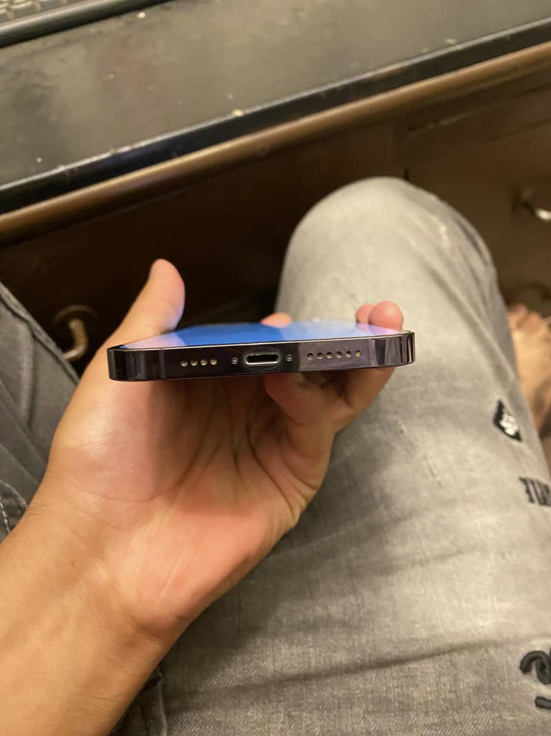 Apple iPhone 14 Pro Max 0