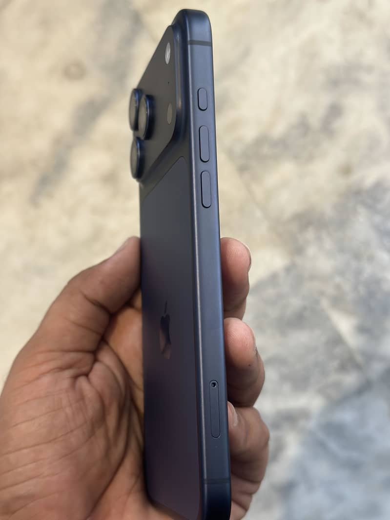Apple iPhone 17 Pro Max 7