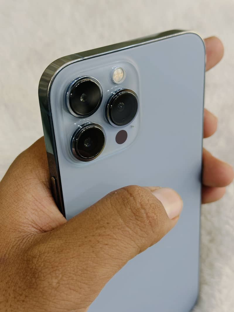 iPhone 13 Pro Max jv 1