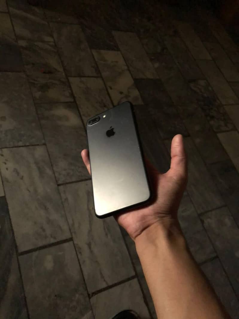Apple iPhone 7 5