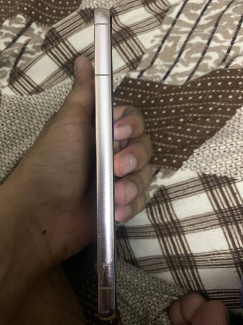 Samsung Mobile S22 4