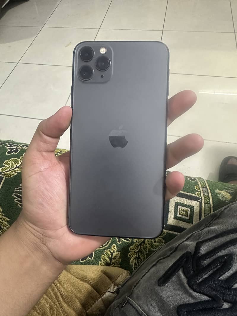Apple iPhone 11 Pro Max 1