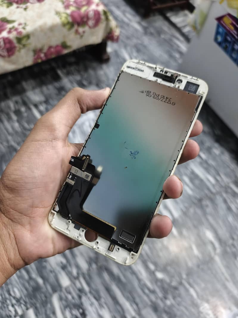 iPhone 8 Plus original panel 1