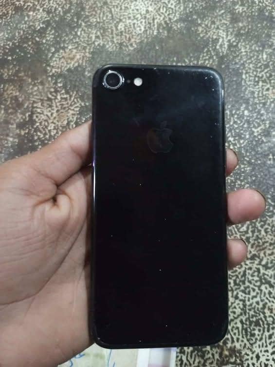Apple iPhone 7 1