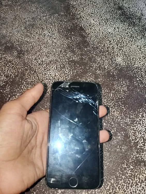 Apple iPhone 7 4