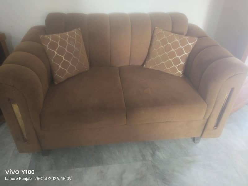 3 sofas 1