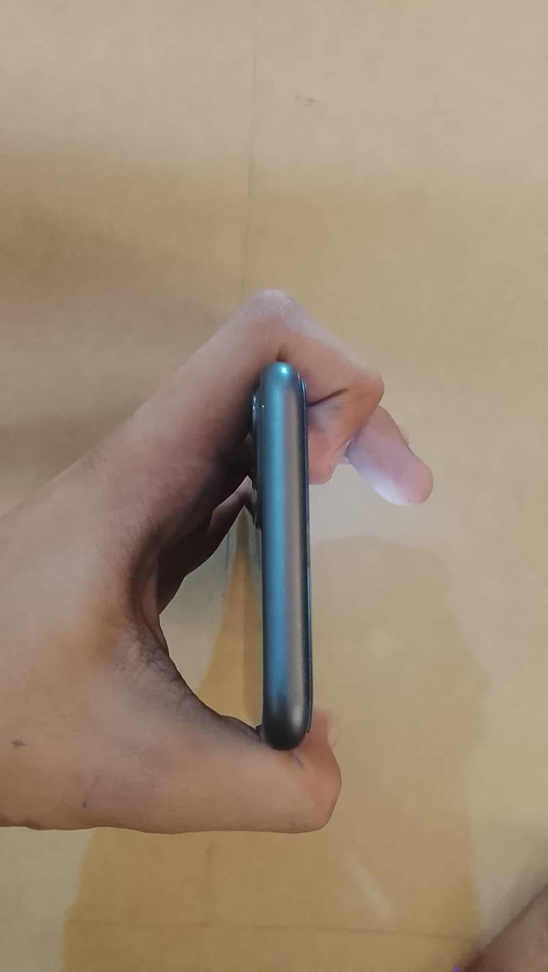 Apple iPhone 11 5