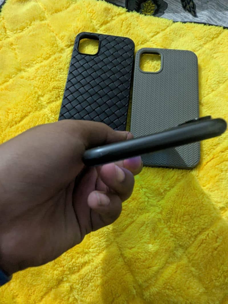Apple iPhone 11 4