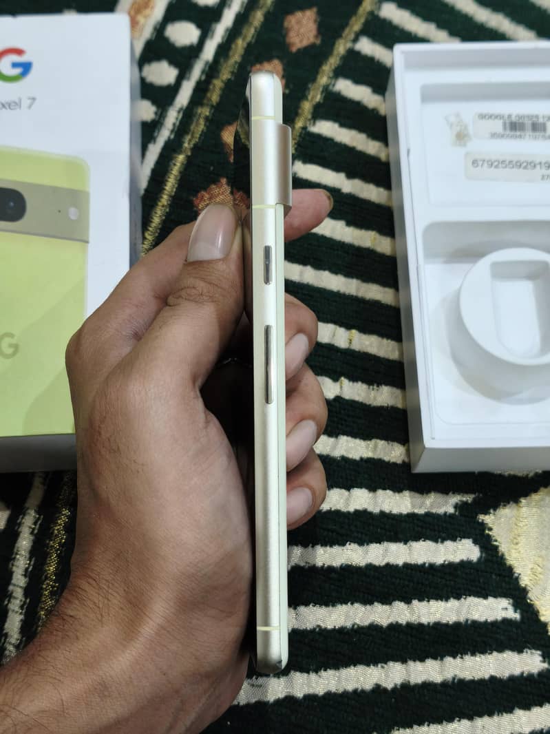 Google Pixel 7 2