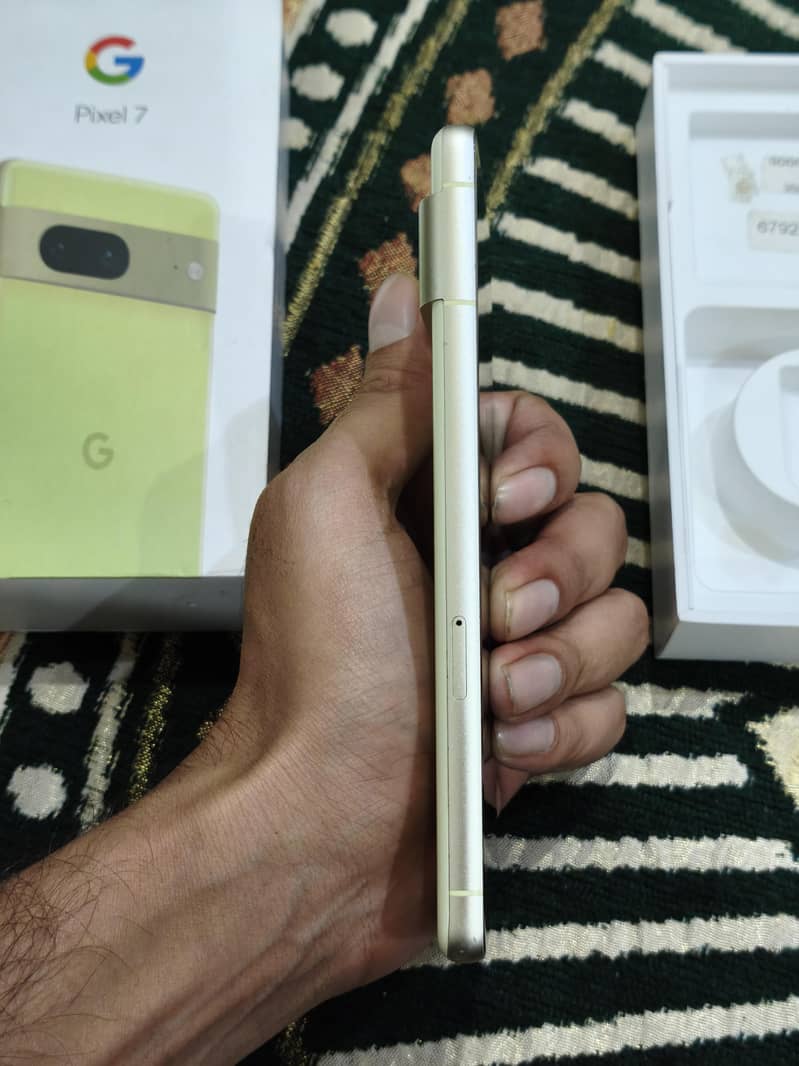 Google Pixel 7 3