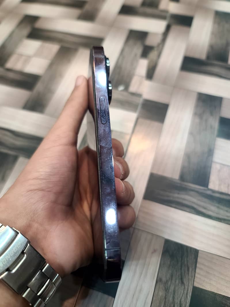 Apple iPhone 14 Pro 1