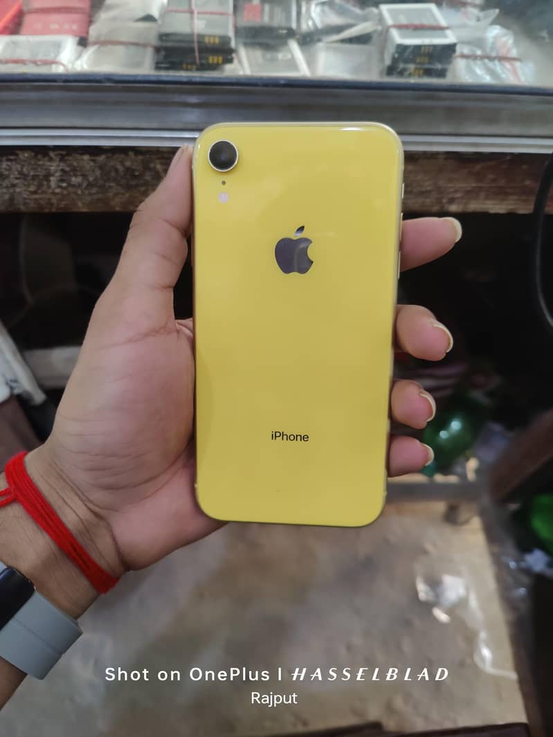 Apple iPhone XR 1