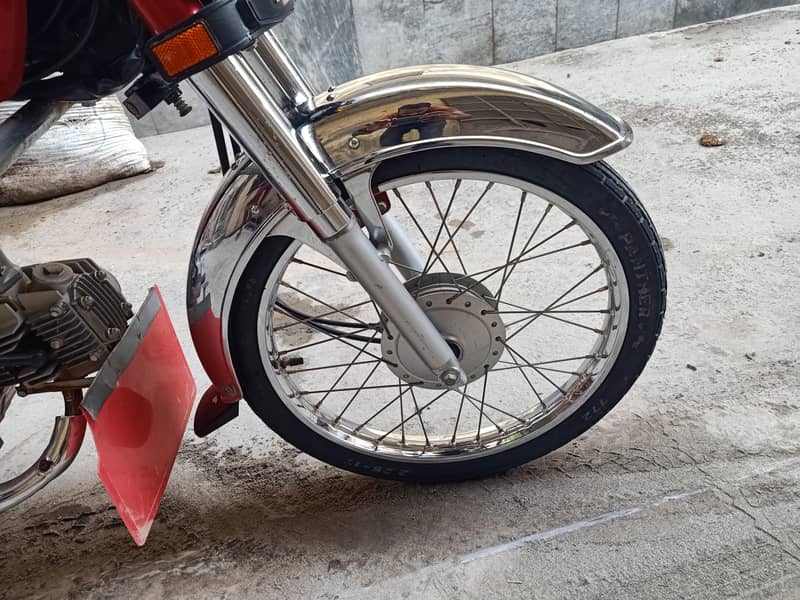 Honda CD70 4