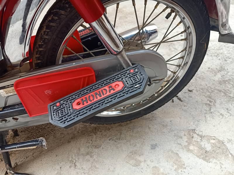 Honda CD70 7