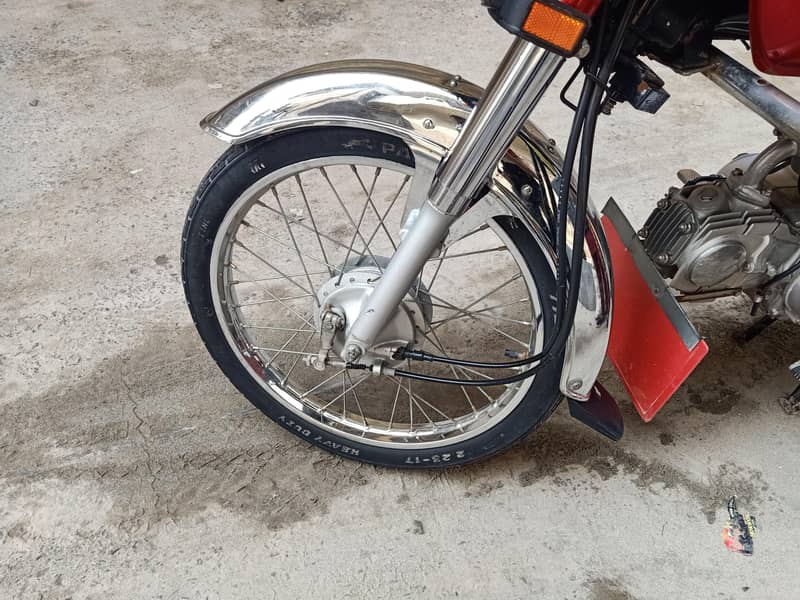 Honda CD70 8