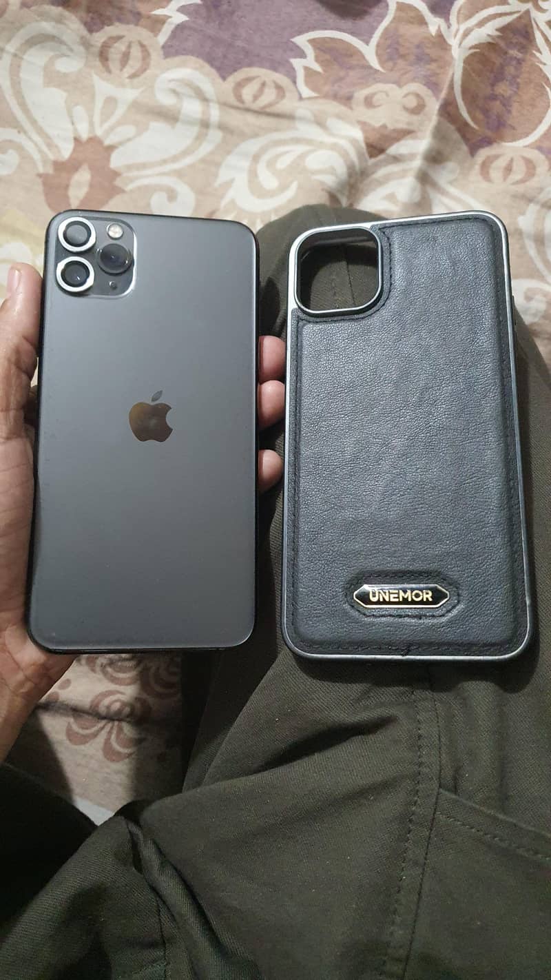 Apple iPhone 11 Pro Max 0