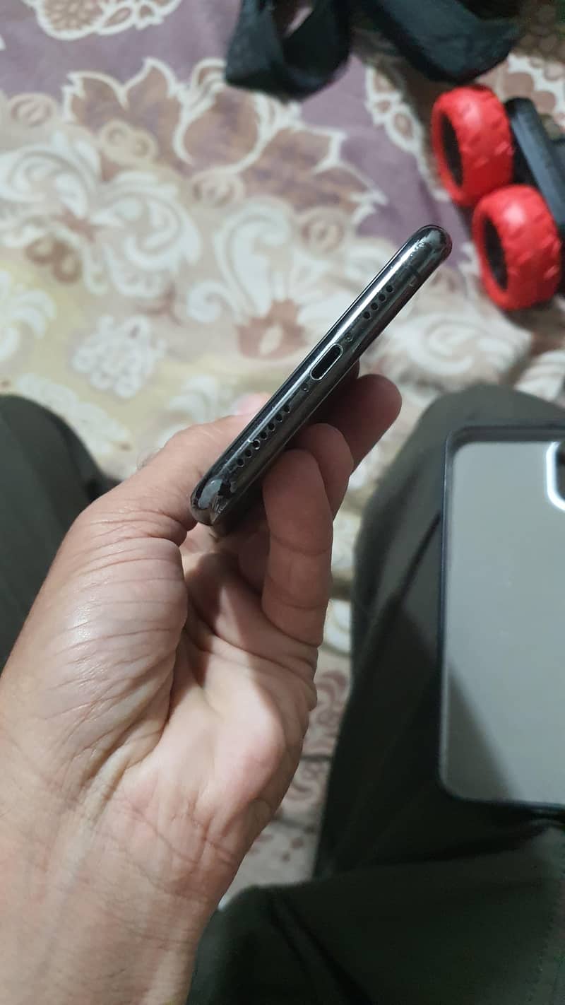 Apple iPhone 11 Pro Max 3