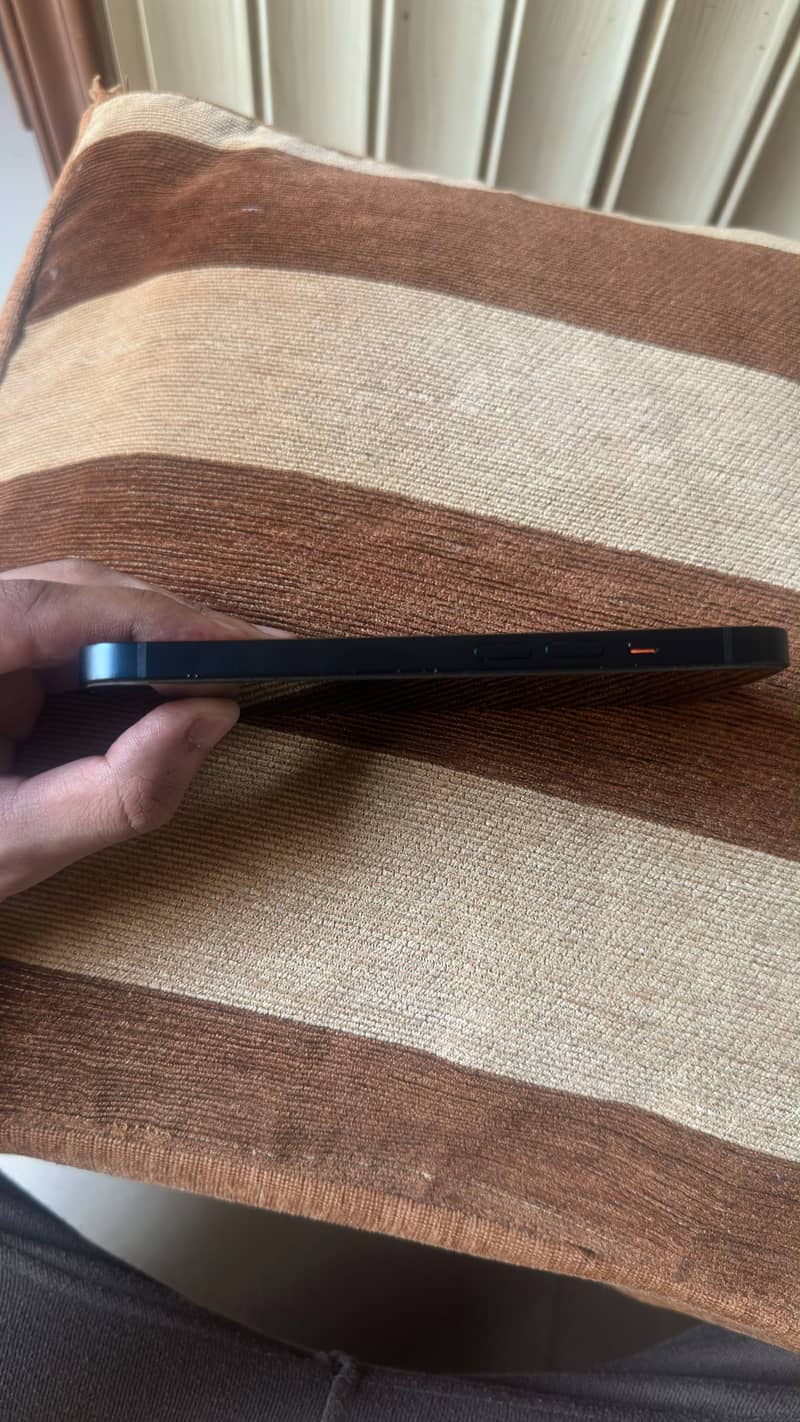 Apple iPhone 14 2
