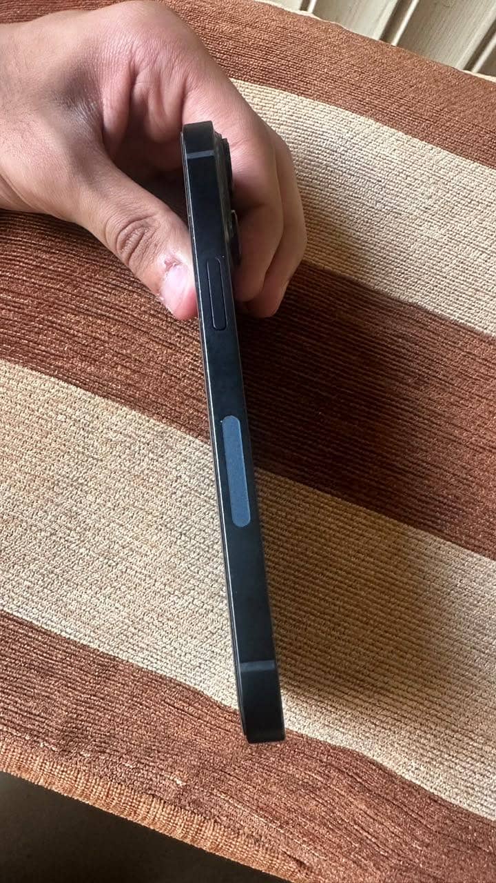 Apple iPhone 14 3