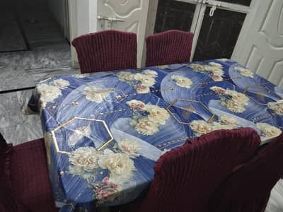 Dinning Table with 05 Chairs and Chair Covers