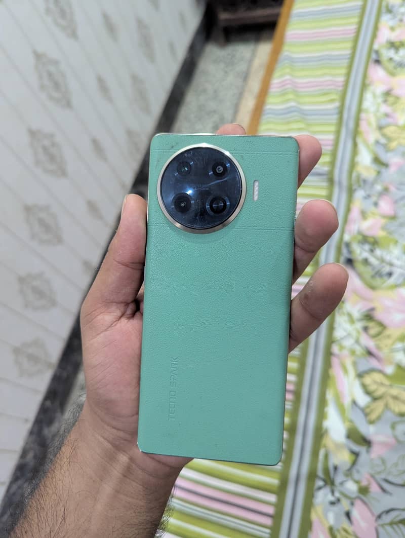 Tecno Spark 20 Pro Plus 0