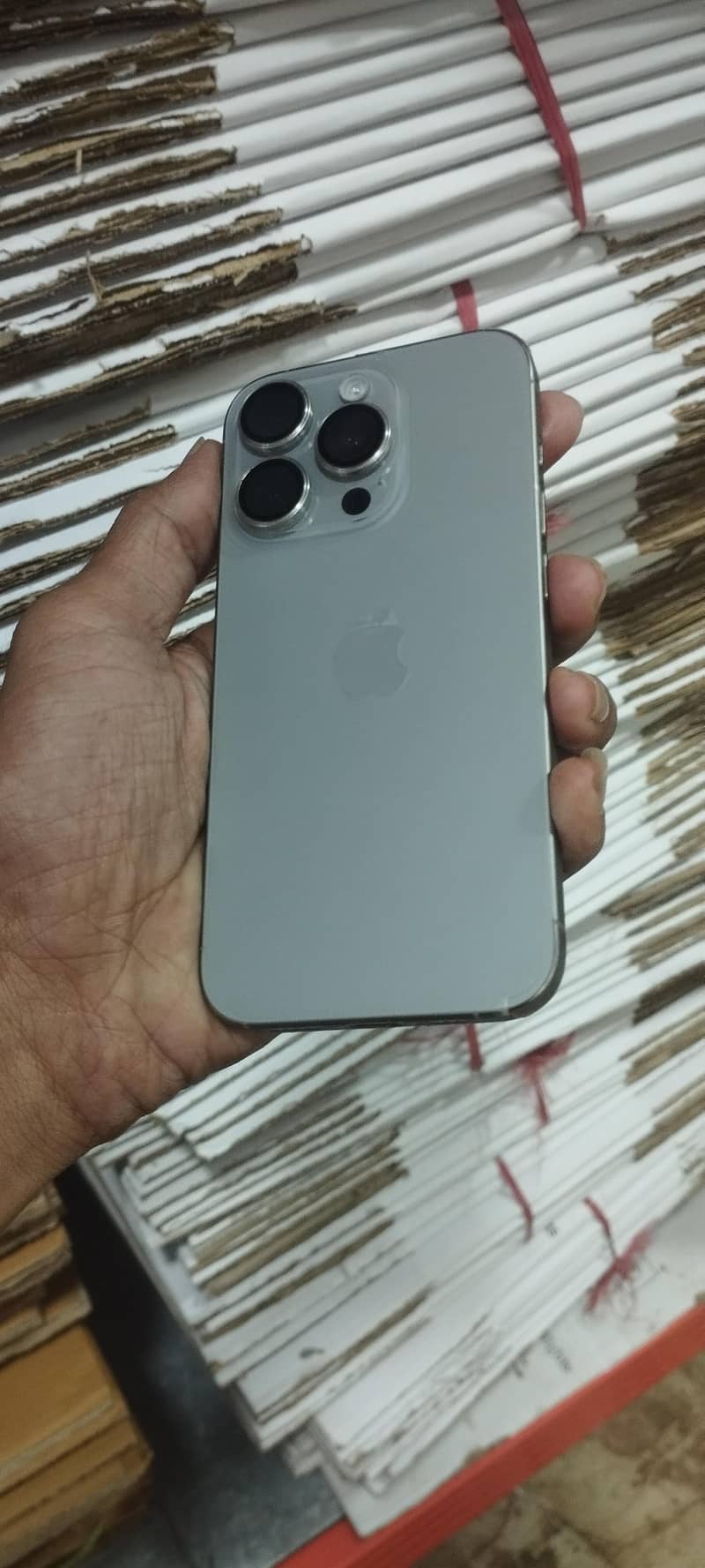 Apple iPhone 15 Pro 0