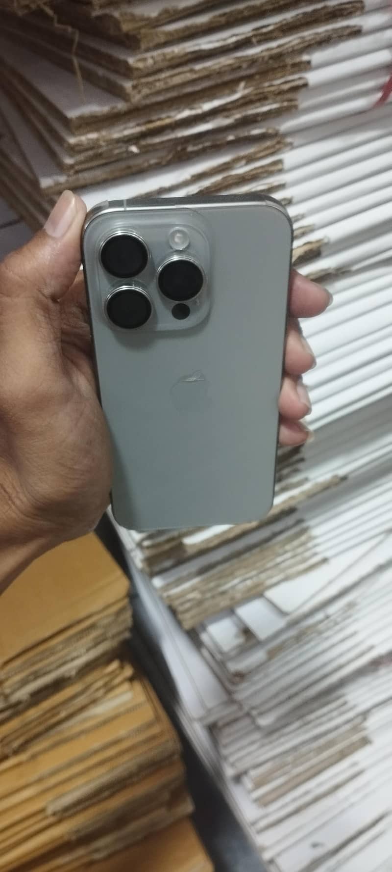 Apple iPhone 15 Pro 3