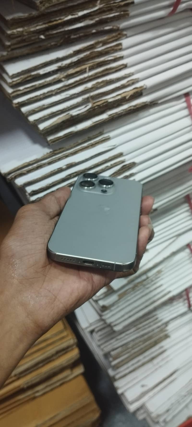 Apple iPhone 15 Pro 4