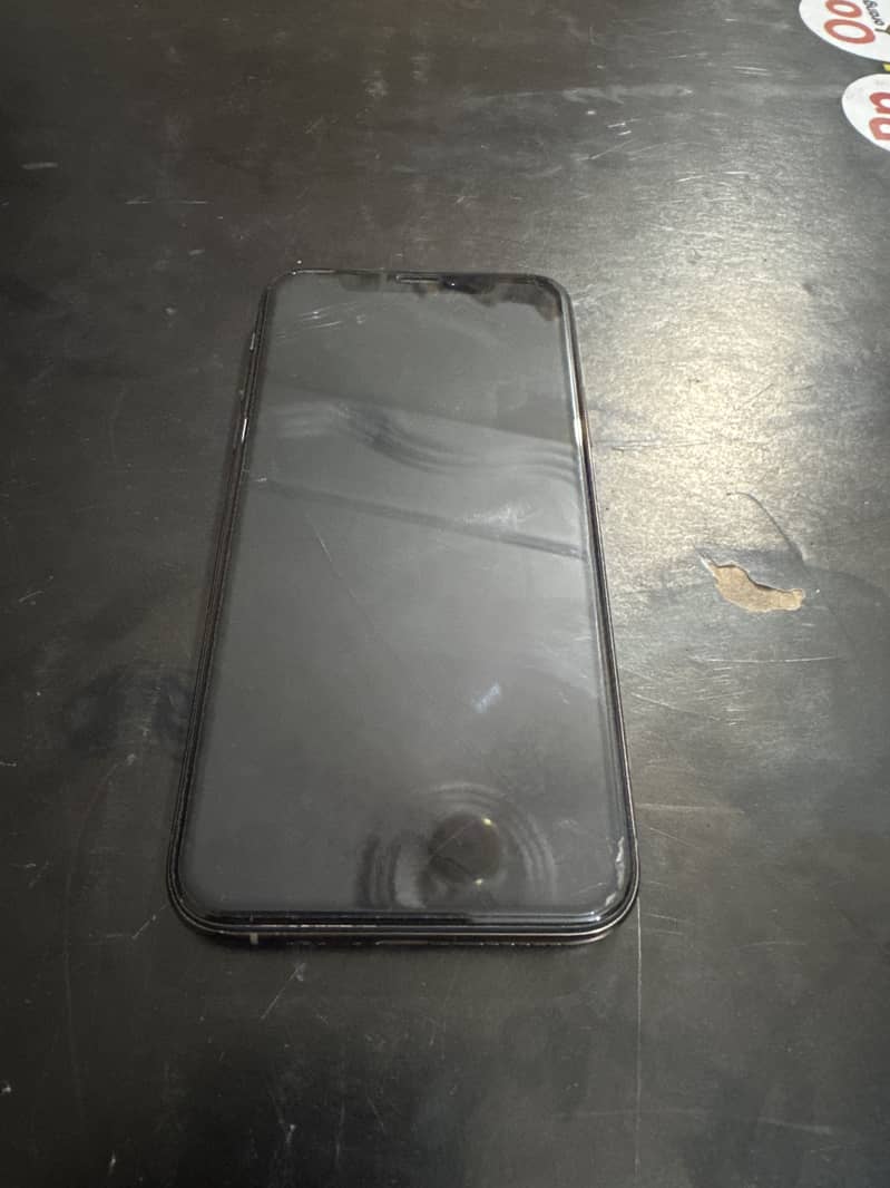 Apple iPhone XS 1