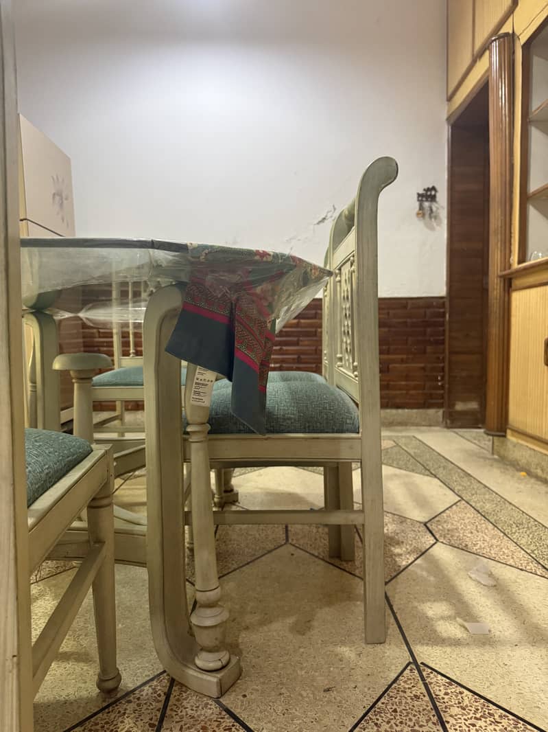6 Seater Dinning Table 3