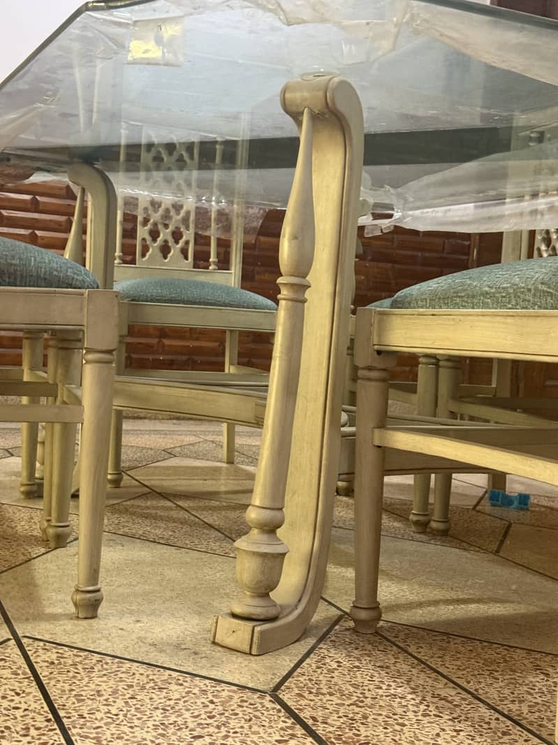 6 Seater Dinning Table 4