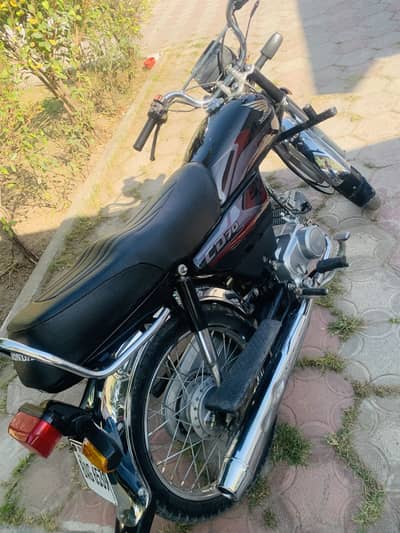 Honda CD 70 2025