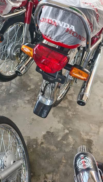 Honda CD 70 2027 model zero metre for sale
