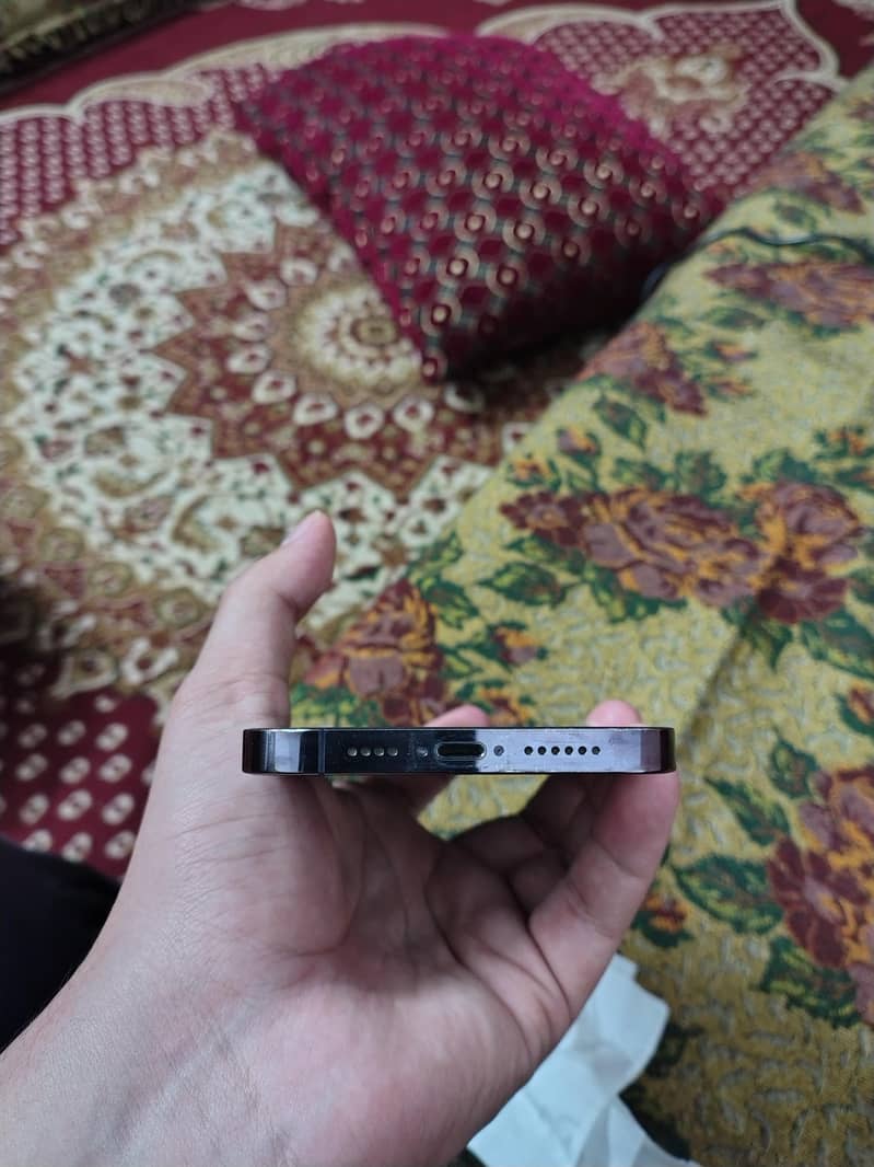 Apple iPhone 14 Pro Max 3