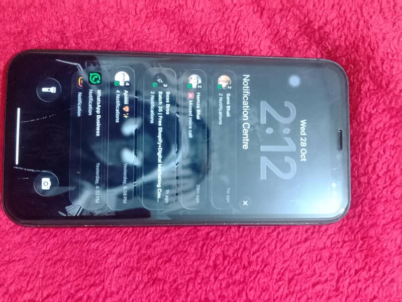 Apple iPhone 11 4