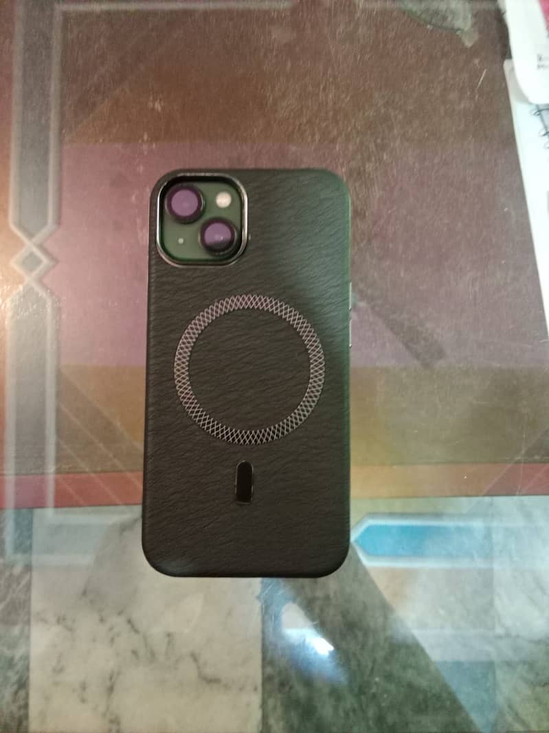 Apple iPhone 13 4
