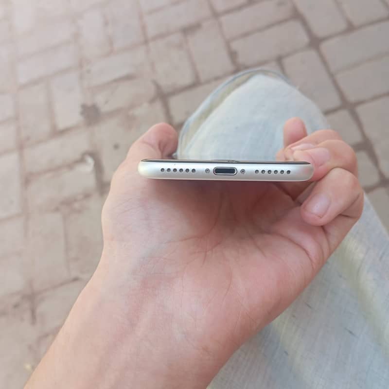 Apple iPhone SE 3