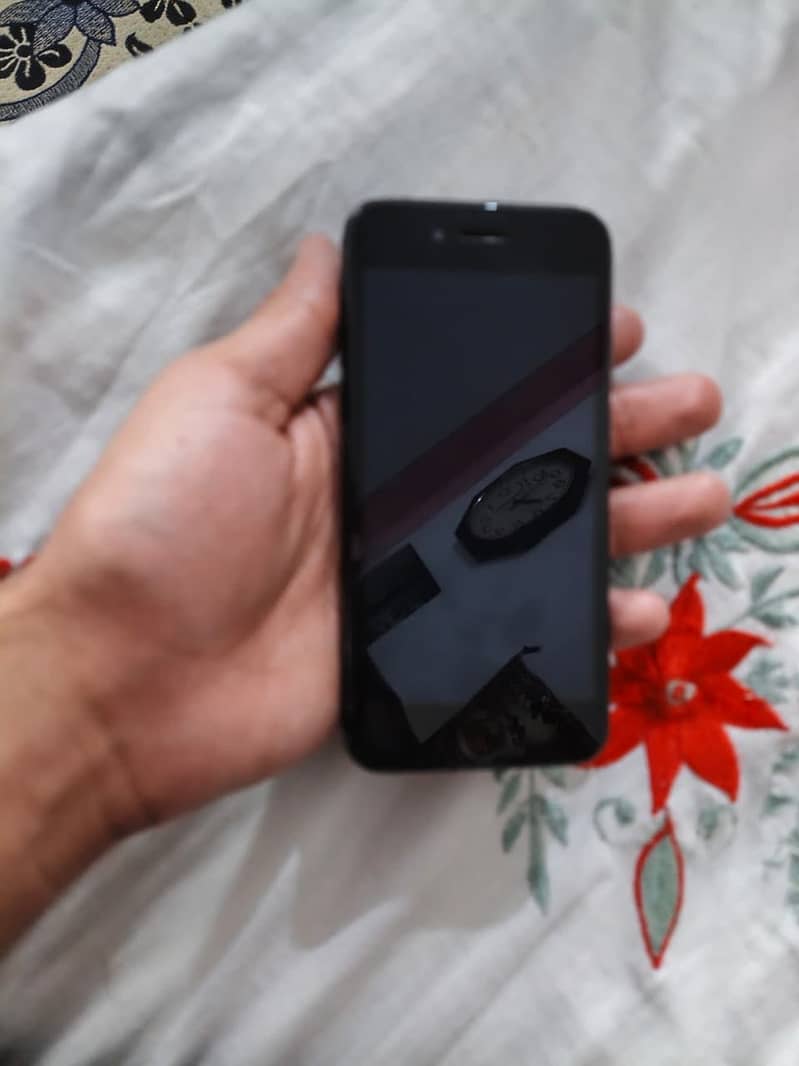 Apple iPhone 7 1