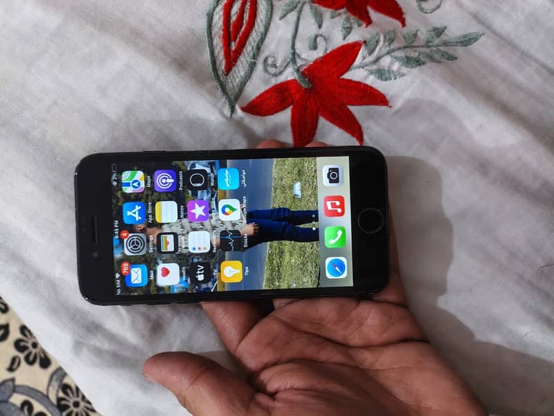 Apple iPhone 7 4