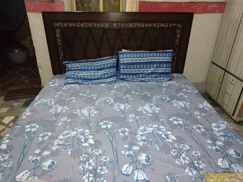 double bed with side table dressing sheesha 0