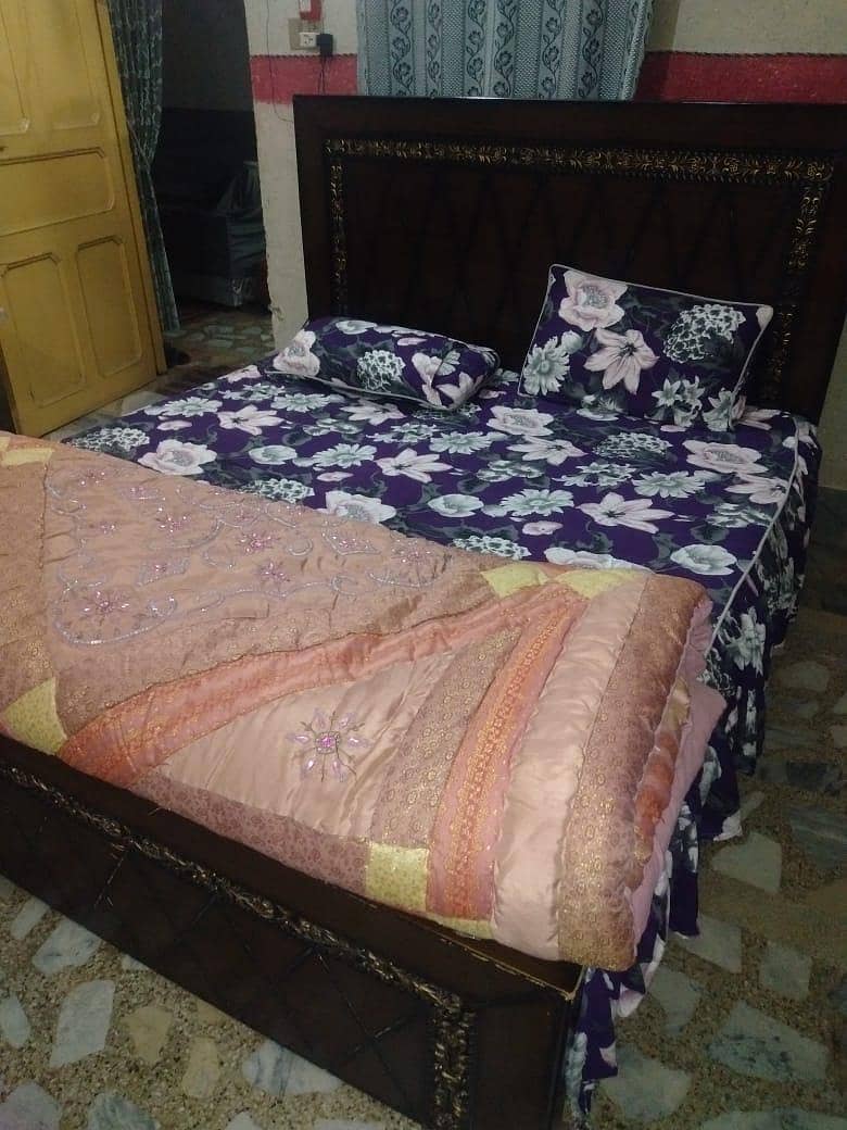 double bed with side table dressing sheesha 2