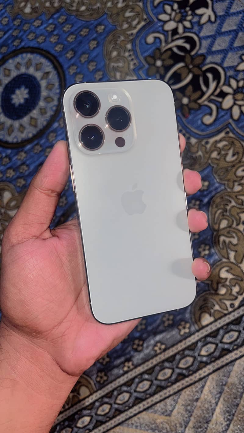 Apple iPhone 14 Pro 1
