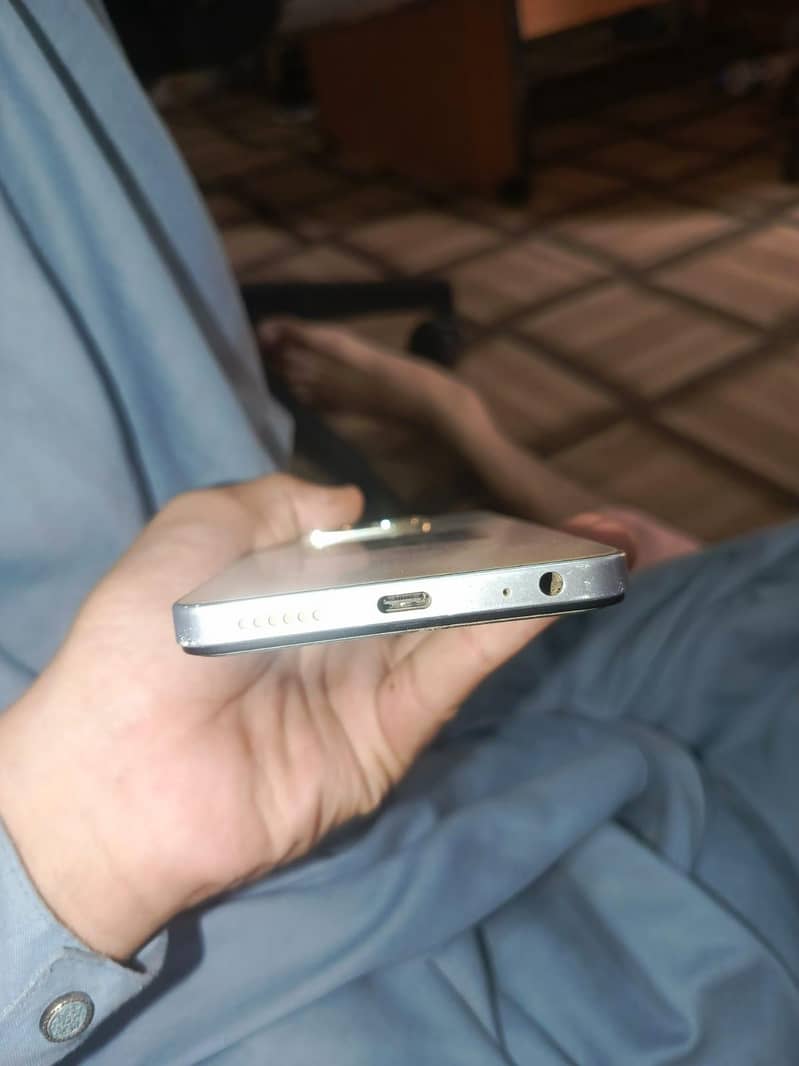 Tecno Spark 20 0